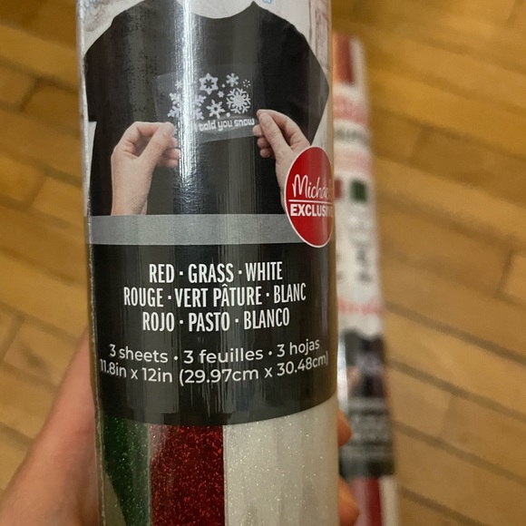 Siser Christmas glitter heat transfer vinyl 2 rolls 11.8 in x 12 in - Picture 2 of 3